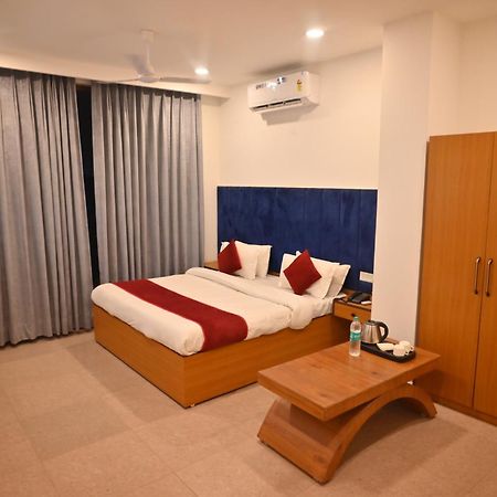 Hotel Lake View Chandīgarh מראה חיצוני תמונה