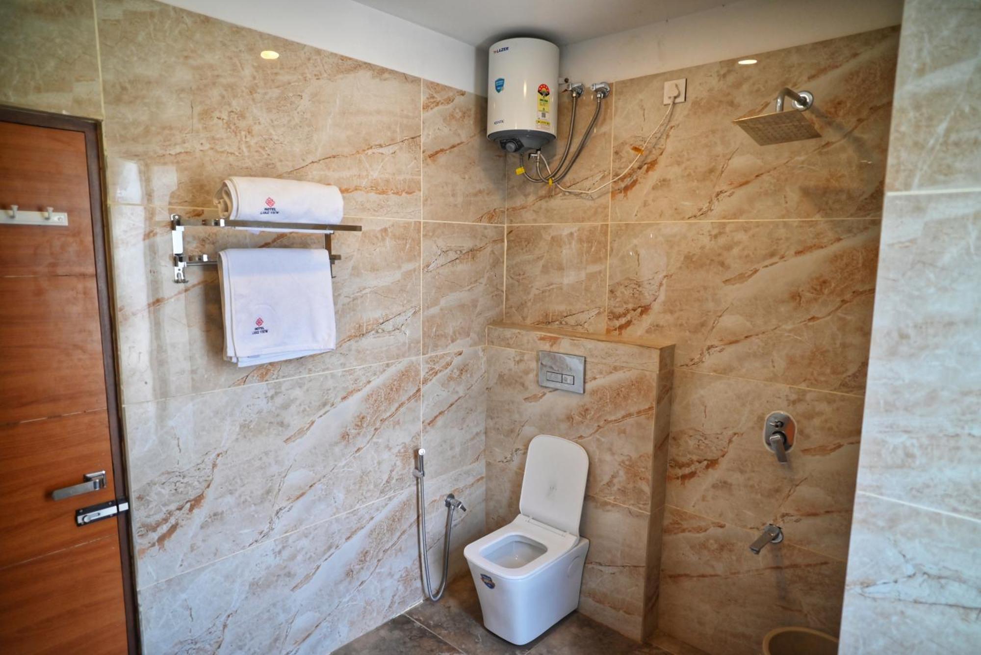 Hotel Lake View Chandīgarh מראה חיצוני תמונה