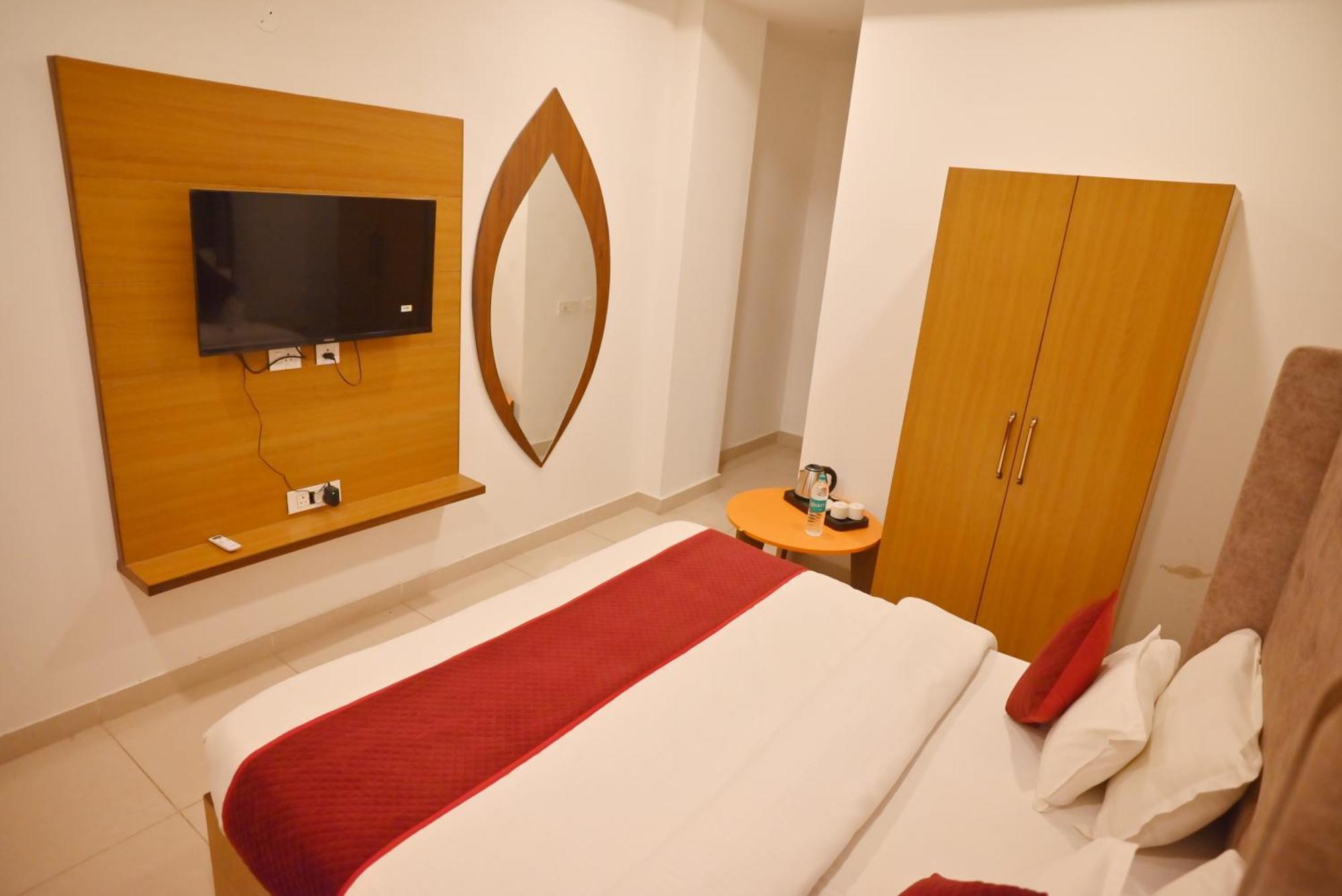 Hotel Lake View Chandīgarh מראה חיצוני תמונה