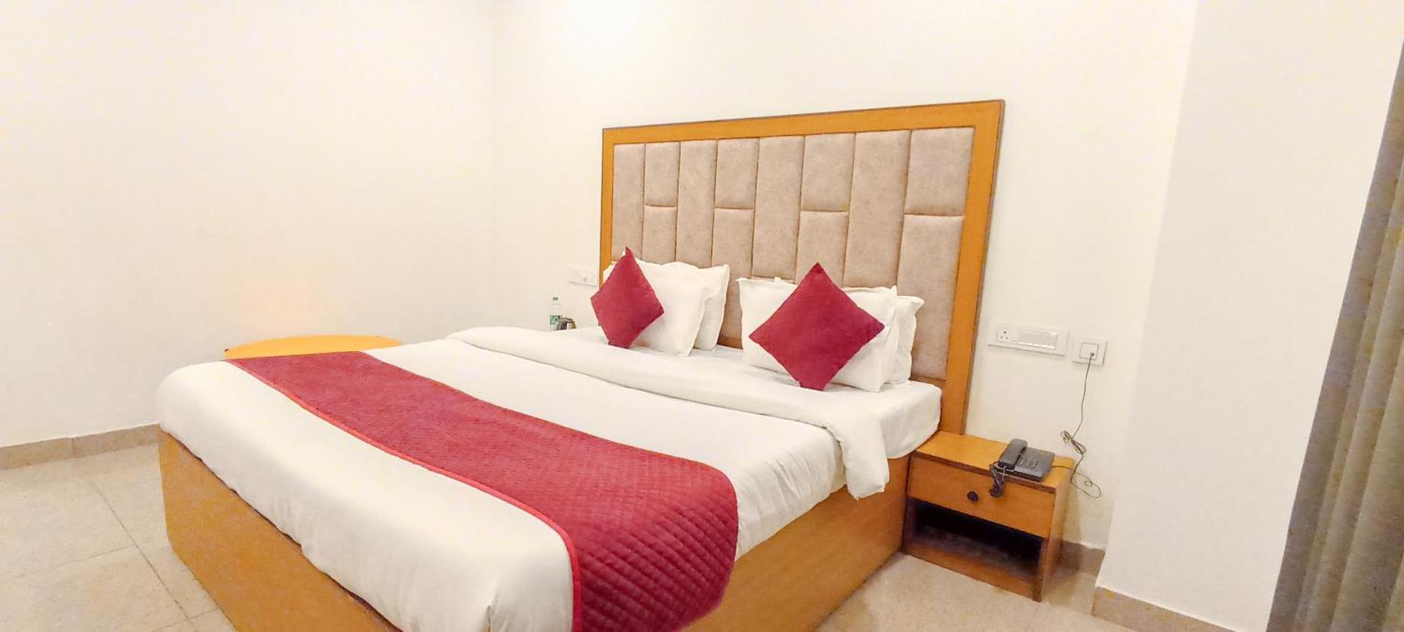 Hotel Lake View Chandīgarh מראה חיצוני תמונה