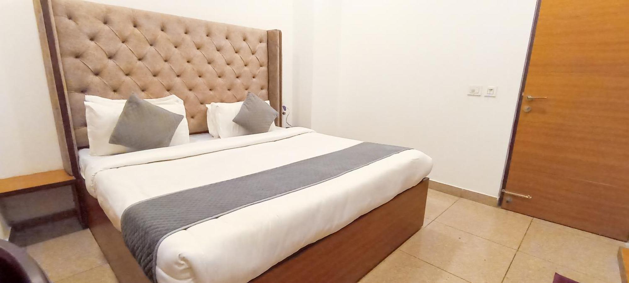 Hotel Lake View Chandīgarh מראה חיצוני תמונה