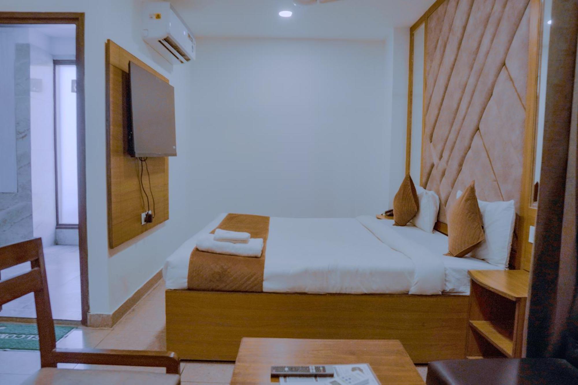 Hotel Lake View Chandīgarh מראה חיצוני תמונה