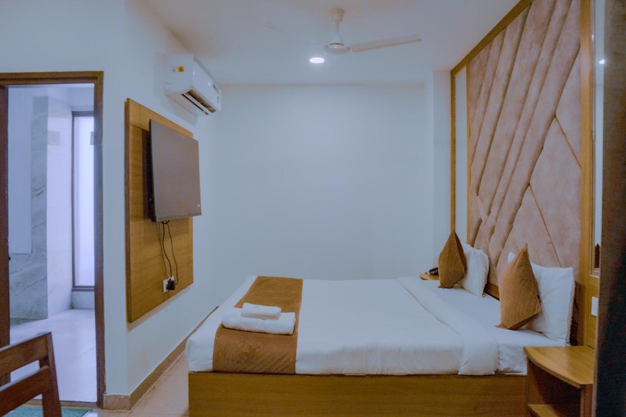 Hotel Lake View Chandīgarh מראה חיצוני תמונה