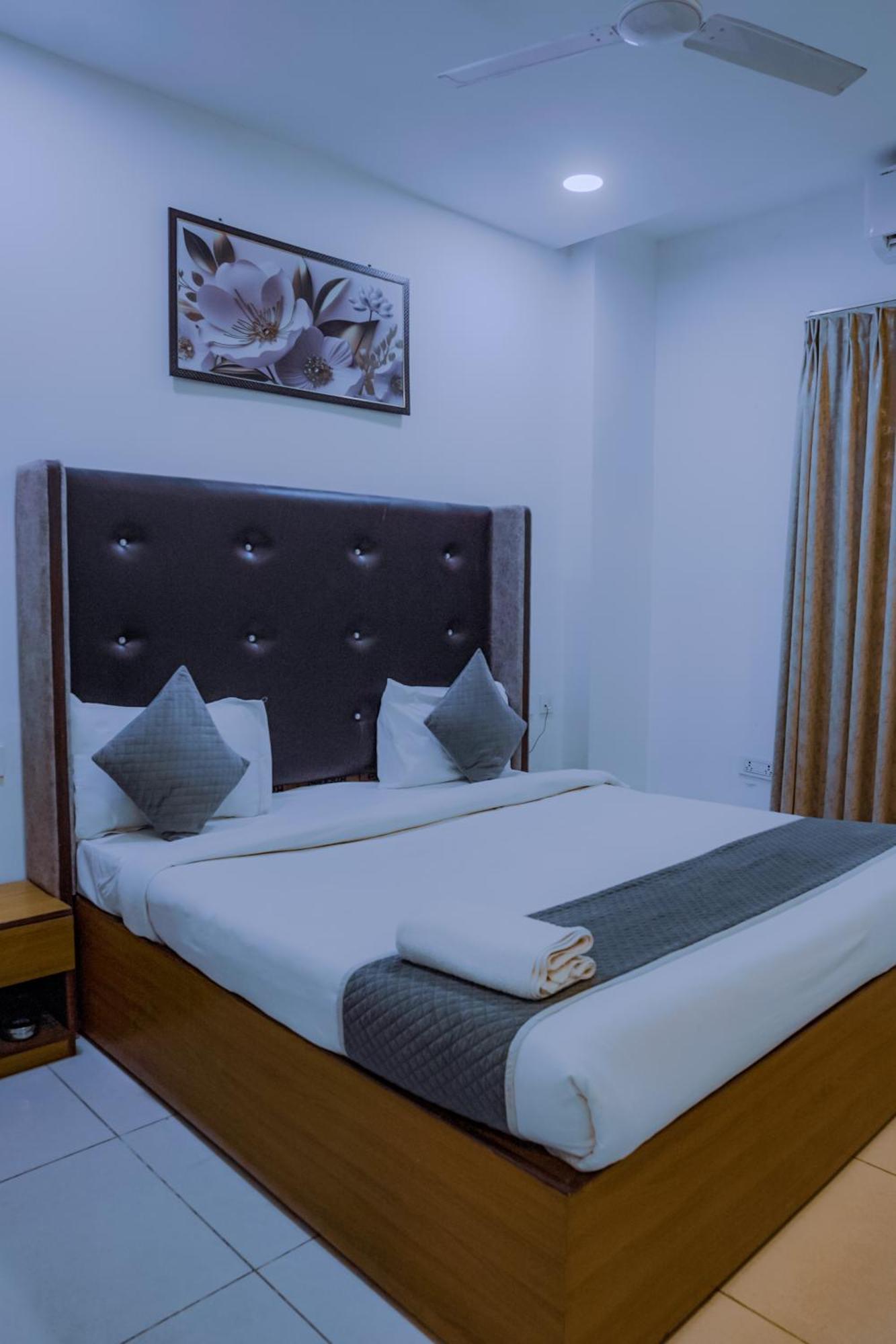 Hotel Lake View Chandīgarh מראה חיצוני תמונה